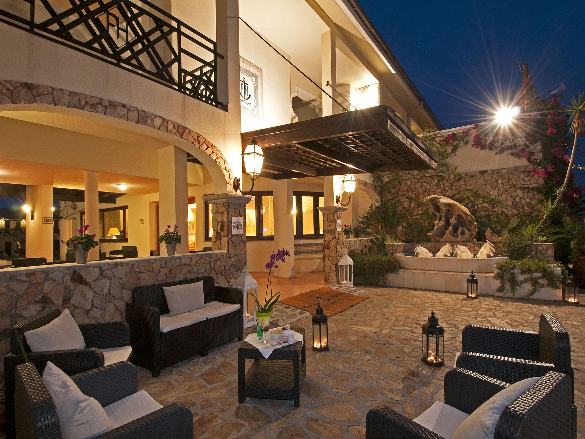 Hotel Palau Ngoại thất bức ảnh