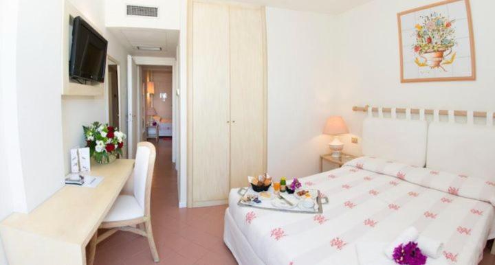 Hotel Palau Ngoại thất bức ảnh